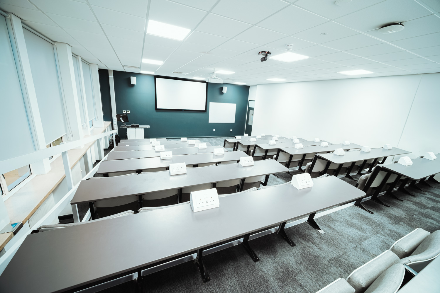 Wide shot of lecture theatre on B corridor