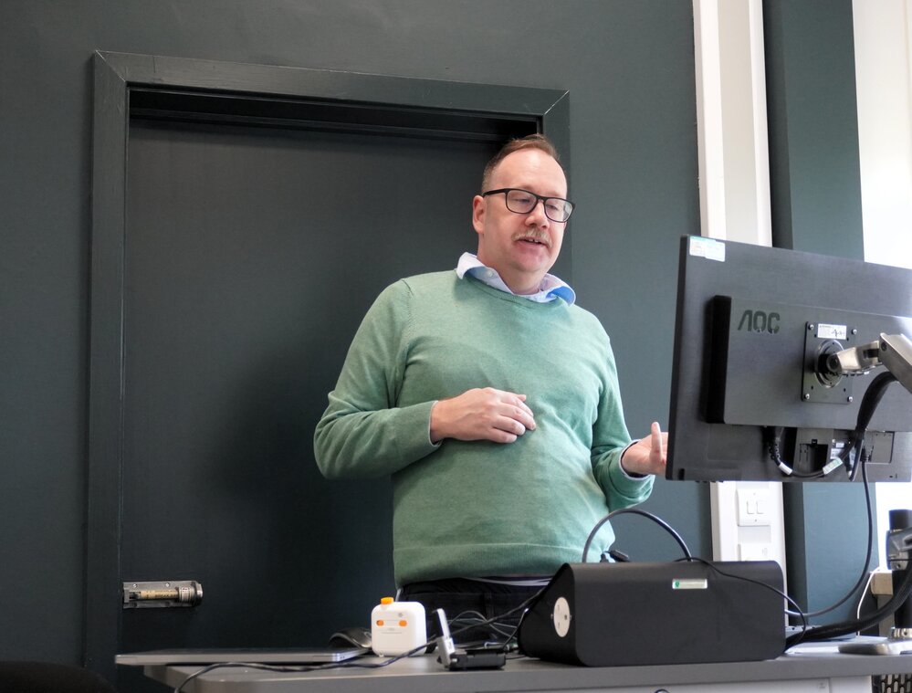 garrett presenting
