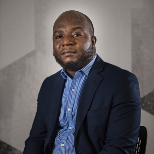 mobayode akinsolu head and shoulders